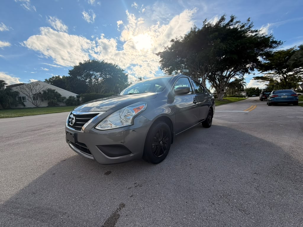 Nissan Versa