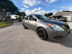 
										Nissan Versa full									