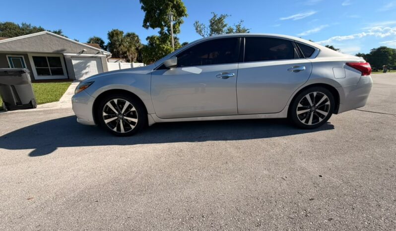 
								Nissan Altima full									