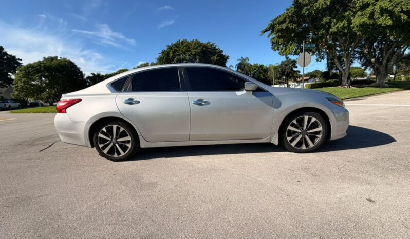 
								Nissan Altima full									
